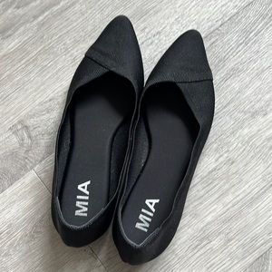MIA flat shoes worn once